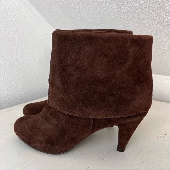 Steve Madden chocolate brown Jinnie suede heel booties size 8.5 - Picture 1 of 11